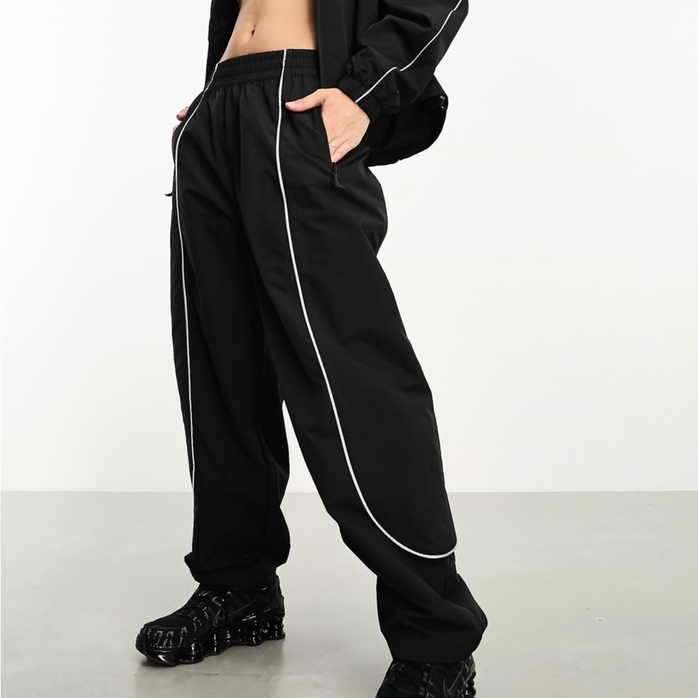 The North Face Black Windbreaker Pants